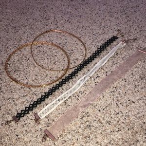 Bundle of 5 chokers